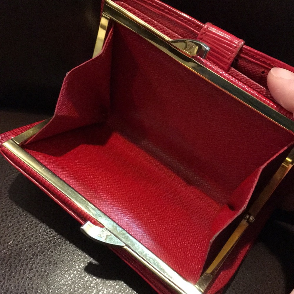 LOUIS VUITTON Red EPI Porte Monnaie Viennois Bifold Kisslock Wallet Authentic - Picture 5 of 17